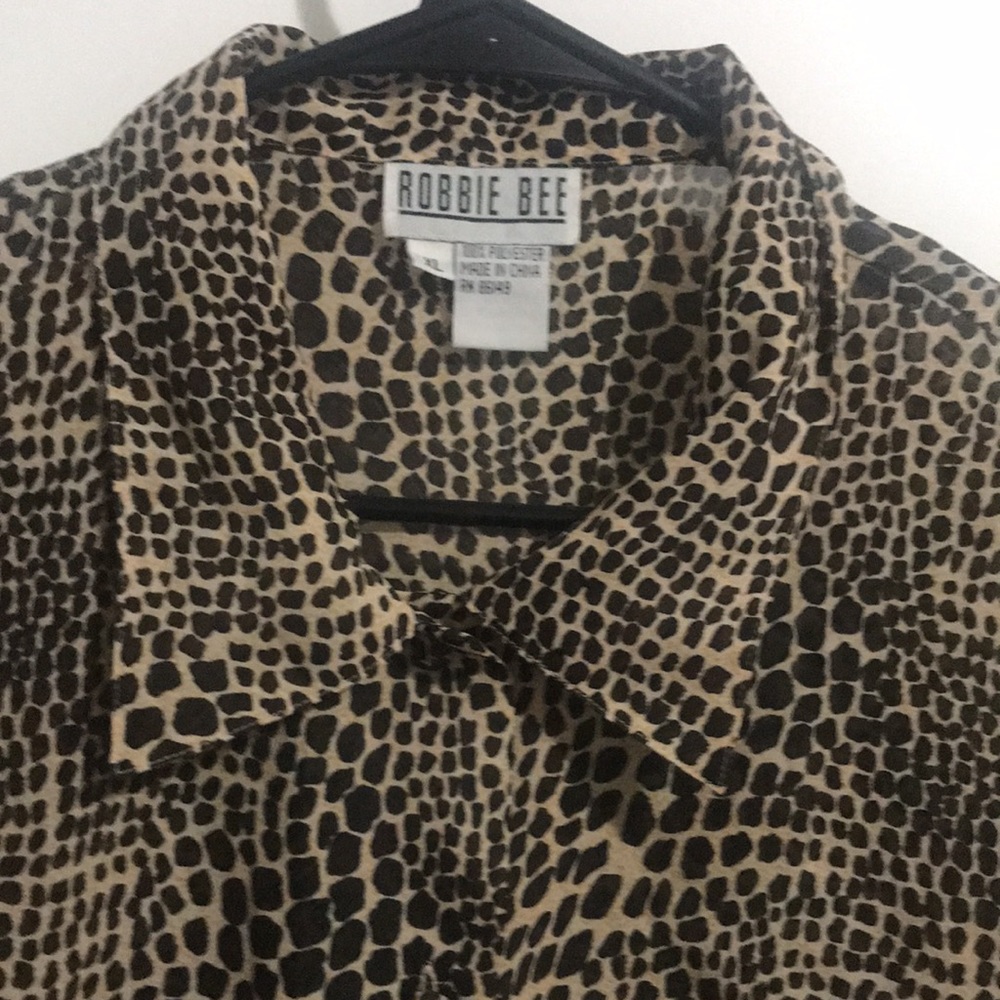Robbie Bee size XL 100% Polyester animal print sheer blouse